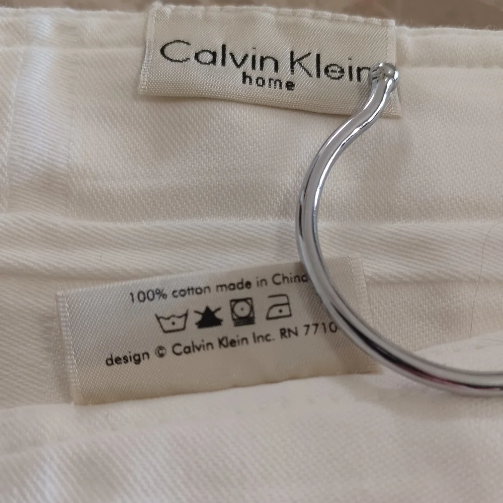 Calvin Klein Home Modern Cotton Placemats / Napkins - Set of 4 White